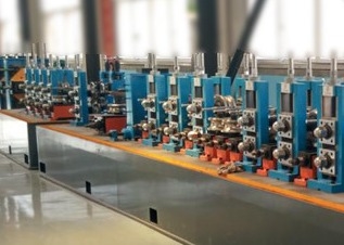 Углеродистая сталь квадратная 2,5 мм трубная мельница машина 30 мм/мин стальной трубы производственной линии