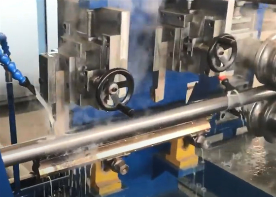 ПЛК Управление Углеродной стальной трубы Mill Machine Холодный рез для высокой точности трубы