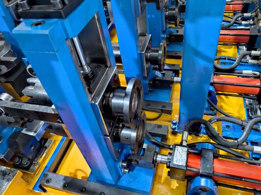 Станок для квадратных труб 20-50 м/мин для размеров 60X60-120x120 мм